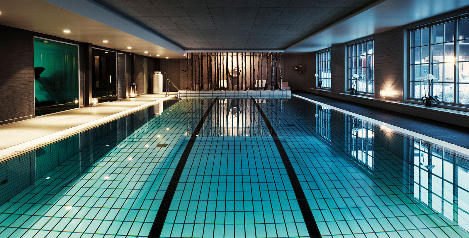 Experience the hotel's atmospheric and spacious swimming pool and recharge at Lysebu Wellness.